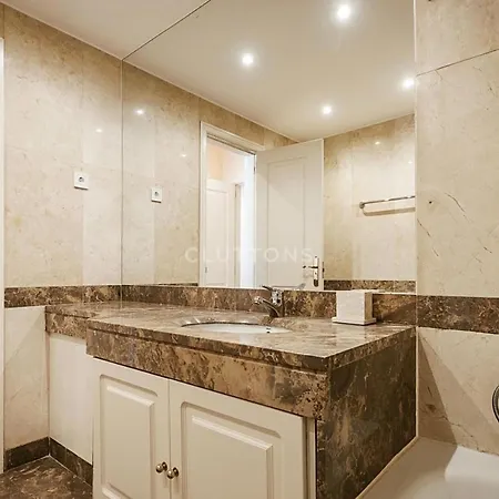 Boutique - 2 Bedroom - Center Apartment *