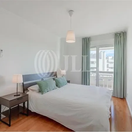 Boutique - 2 Bedroom - Center Apartment Lisbon